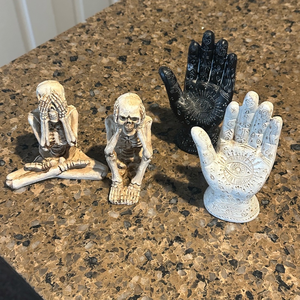 Bundle Halloween decor